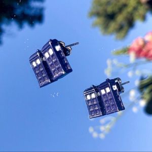 DOCTOR WHO TARDIS EARRINGS 💙